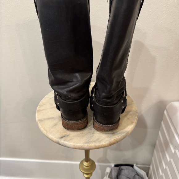 Frye Harness black leather boots
Size 7 - Picture 4 of 8